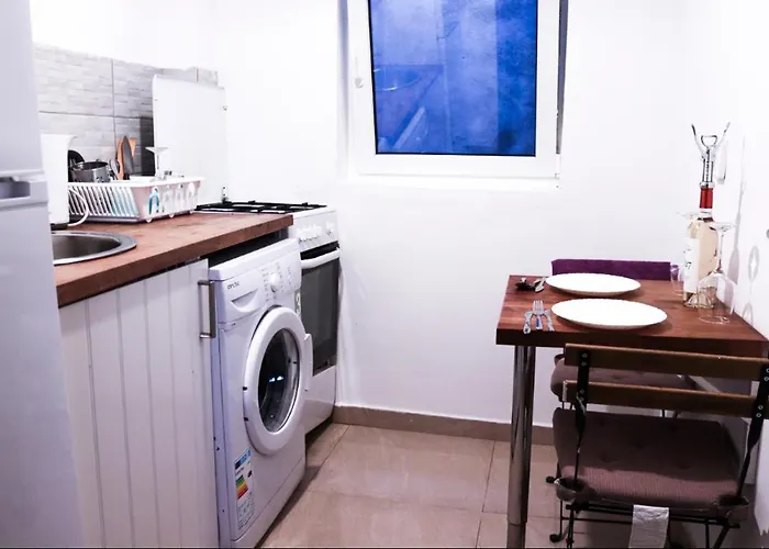 아파트 Scandinavian Style With Panoramic View